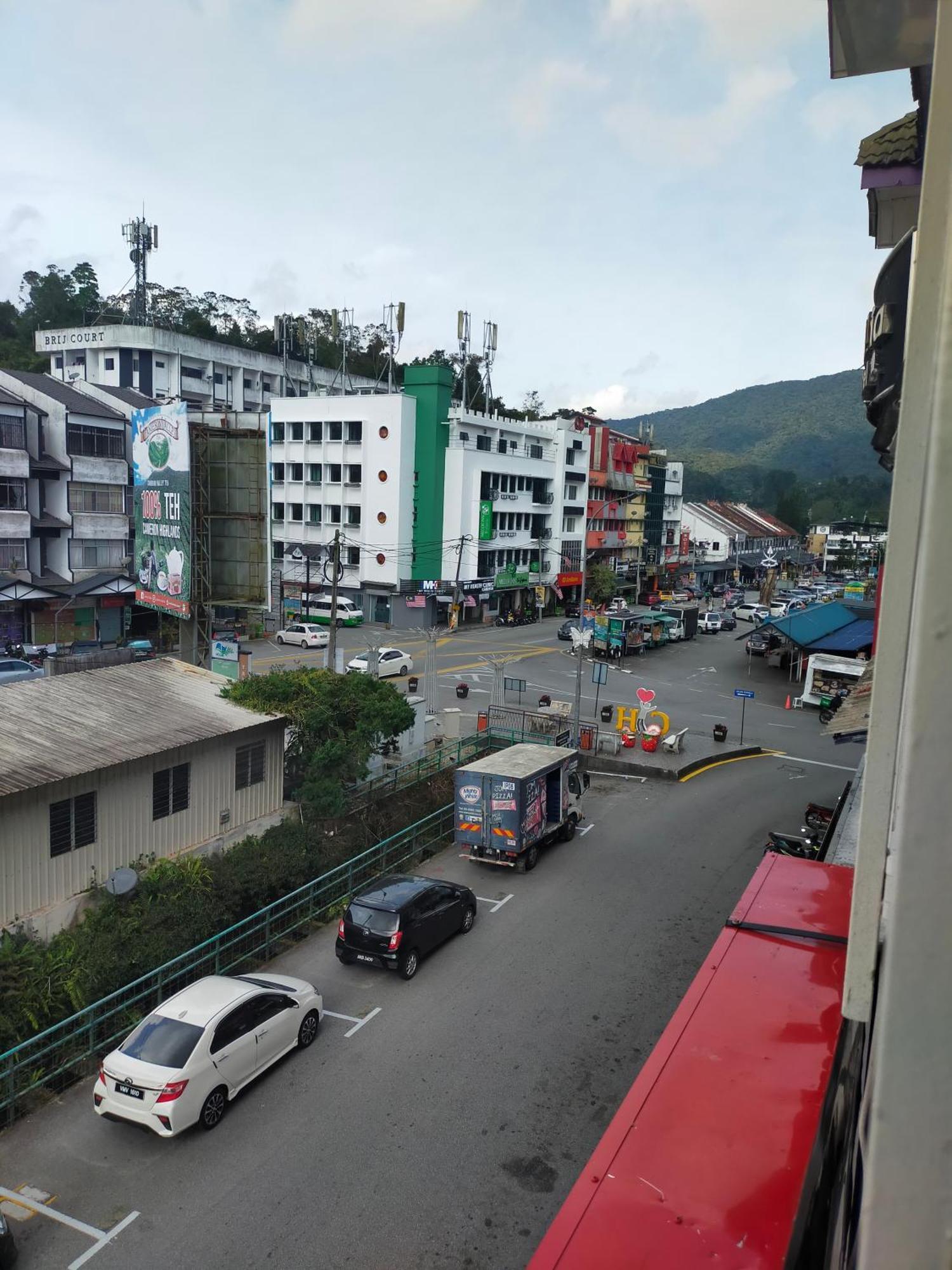 Netasha Holiday Inn Tanah Rata Buitenkant foto